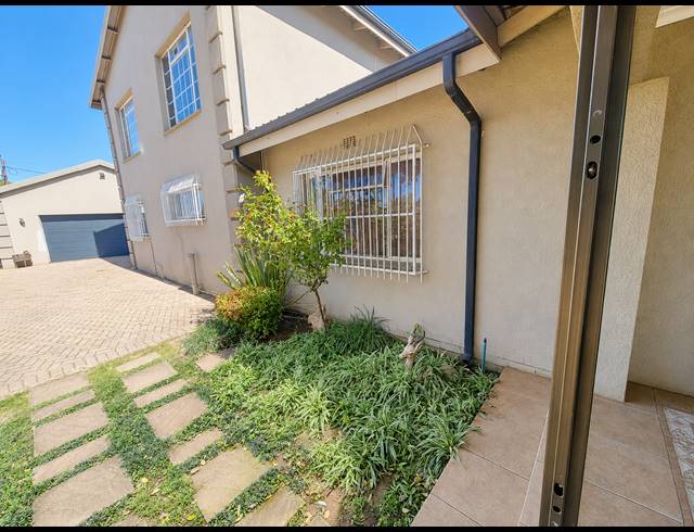 4 BEDROOM FREEHOLD FOR SALE IN MEYERTON CENTRAL